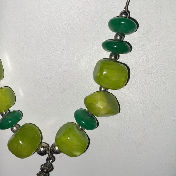 Natural Green Wire Necklace & Matching Natural Green Earrings with French Hooks - Picture 7 of 14